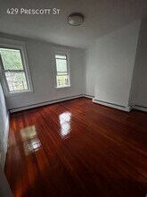 429 Prescott St in Yonkers, NY - Building Photo - Building Photo
