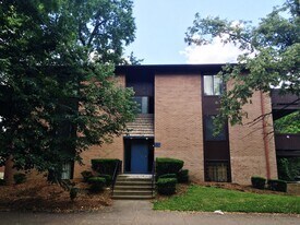 5814 E Liberty Blvd in Pittsburgh, PA - Building Photo