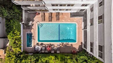 7259 Hillside Ave, Unit 102 in Los Angeles, CA - Building Photo - Building Photo