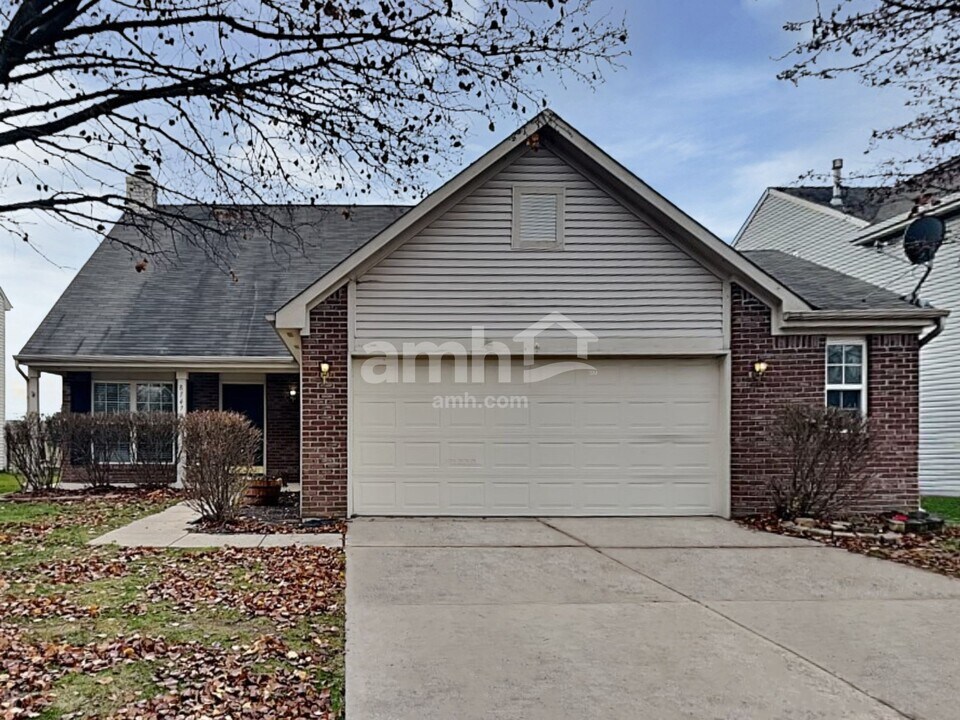 8147 Chesterhill Ln in Indianapolis, IN - Building Photo