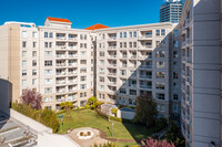 140-148 S Van Ness Ave in San Francisco, CA - Foto de edificio - Building Photo