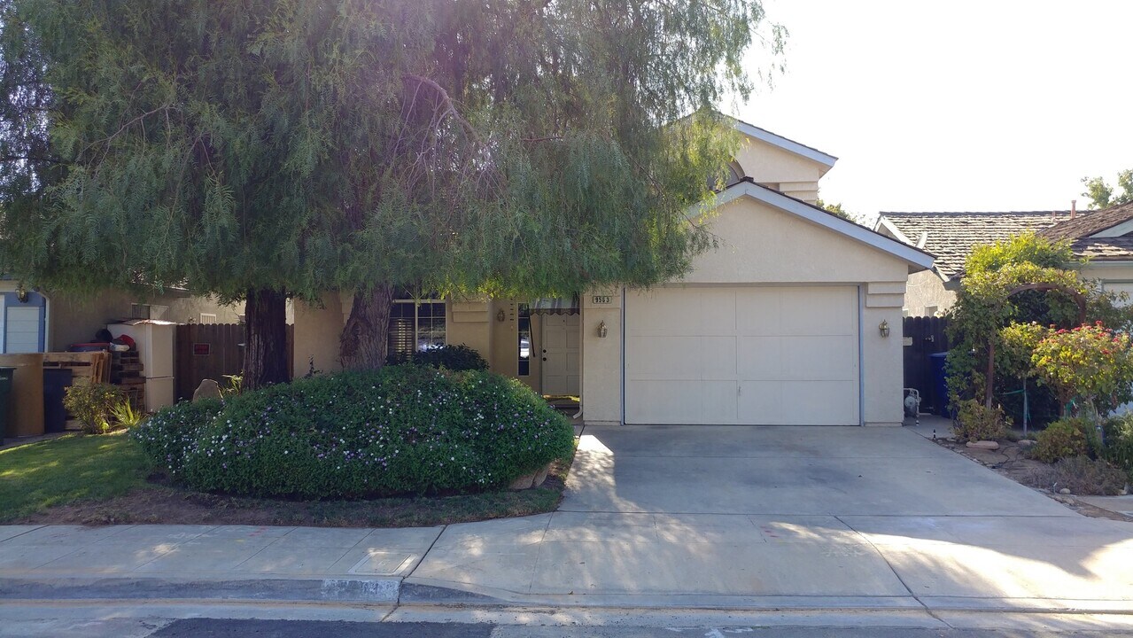 9563 N Boyd Ave in Fresno, CA - Building Photo