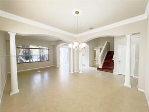 1983 Harbor View Cir in Weston, FL - Building Photo - Building Photo