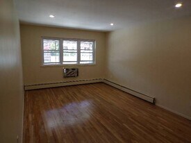 3244 Mickle Ave in Bronx, NY - Building Photo