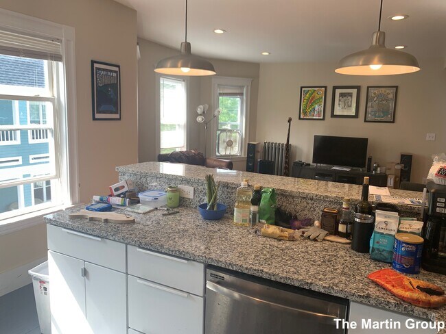 102 Morrison Ave, Unit 2 in Somerville, MA - Building Photo - Building Photo