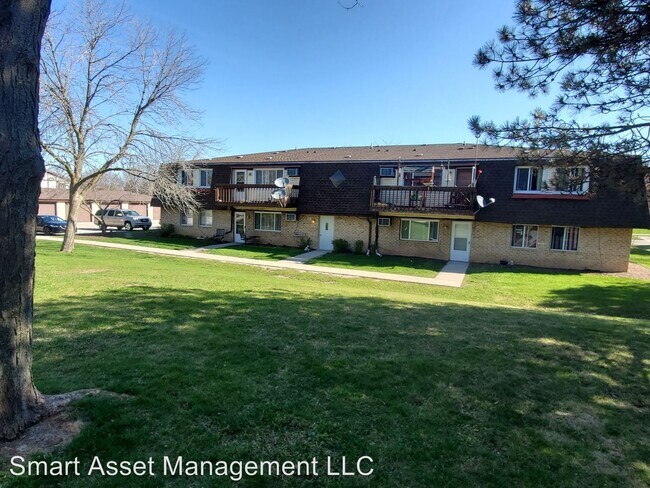 601 Hartridge Dr in Hartland, WI - Building Photo - Building Photo