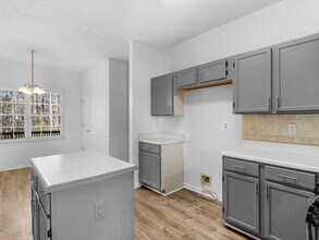 6913 Cottonwood Trail in Riverdale, GA - Building Photo - Building Photo