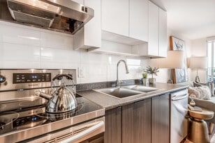 3583 Kingsway in Vancouver, BC - Building Photo