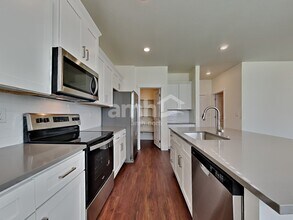 1368 Alderleaf Ave in Star, ID - Foto de edificio - Building Photo