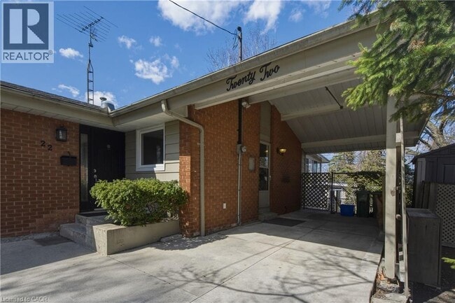 22 Westaway Pl in Hamilton, ON - Building Photo - Building Photo