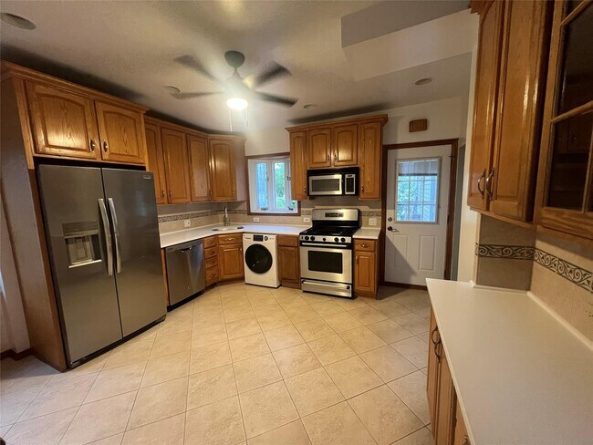 62 Woodland Ave in New Rochelle, NY - Building Photo - Building Photo