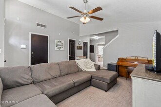 12012 Copper Hill Pl in El Paso, TX - Building Photo - Building Photo