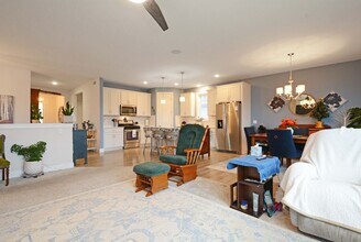 3271 Linden Ave N in Lake Elmo, MN - Building Photo - Building Photo