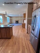 10022 Fallgold Pkwy in Minneapolis, MN - Building Photo - Building Photo