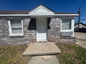 824 S Water St in Wichita, KS - Building Photo