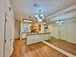 3543 SW 30th Way in Gainesville, FL - Building Photo - Building Photo