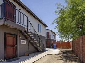 2525 E Monroe St, Unit 2 in Phoenix, AZ - Building Photo