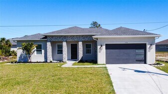 174 Ingram Blvd in Rotonda West, FL - Building Photo