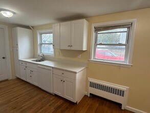 39 Alpena Ave in Dedham, MA - Building Photo - Building Photo