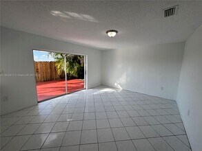 11367 SW 161st Pl in Miami, FL - Building Photo - Building Photo