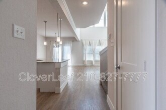272 Sapphire Dr in New Braunfels, TX - Building Photo - Building Photo