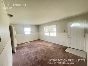 9 St Gabriel Ct in St. Louis, MO - Building Photo - Building Photo