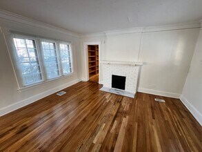 4928 Troostwood Rd in Kansas City, MO - Building Photo - Building Photo