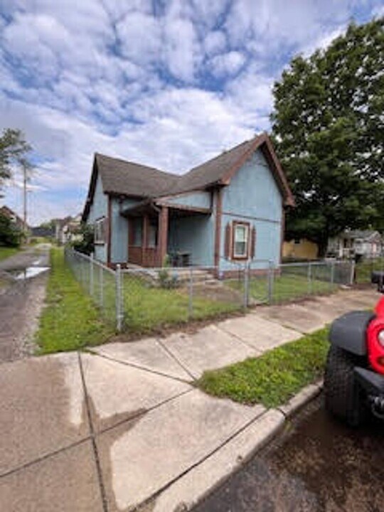 254 N Reisner St in Indianapolis, IN - Building Photo