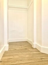 121 N New Hampshire Ave, Unit 101 in Los Angeles, CA - Building Photo - Building Photo