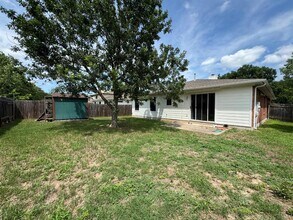 12212 Kilmartin Ln in Austin, TX - Building Photo - Building Photo