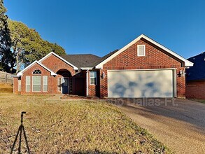 5501 Leffler Ln in Arlington, TX - Building Photo - Building Photo