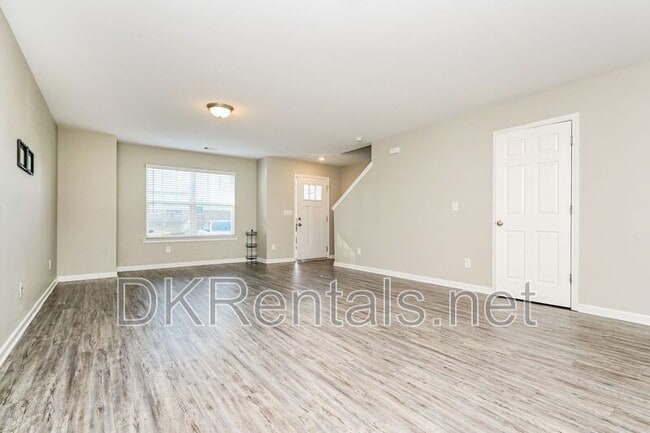 402 Whippet St in Union City, GA - Building Photo - Building Photo