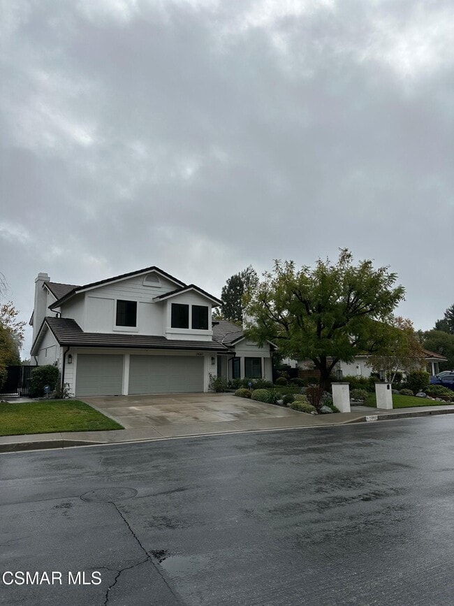 24067 Arminta St in Los Angeles, CA - Building Photo - Building Photo