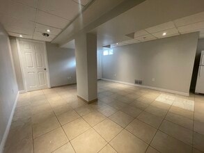 138 Ray St S in Hamilton, ON - Building Photo - Building Photo