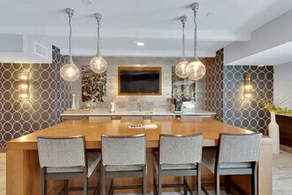 1044 Downing in Denver, CO - Foto de edificio - Building Photo