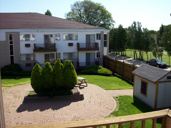 14555 Champaign Rd in Allen Park, MI - Building Photo - Building Photo