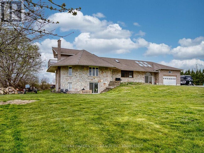 33260 Pettit Rd in Wainfleet, ON - Building Photo - Building Photo