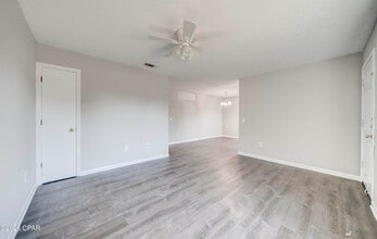 3720 Burnham Way in Panama City, FL - Building Photo - Building Photo
