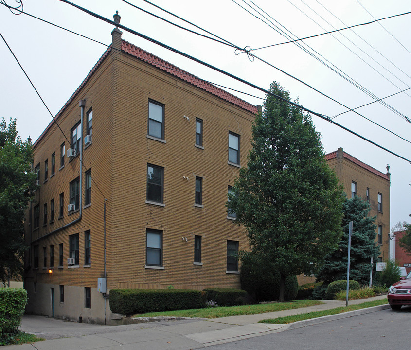 318 Terrace Ave in Cincinnati, OH - Building Photo