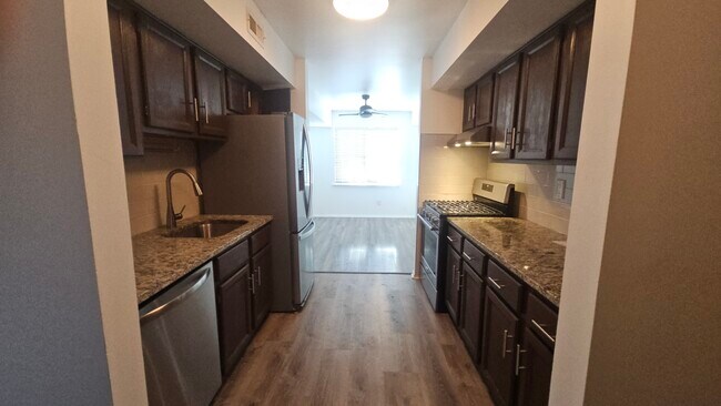42 Powderhorn Ct, Unit 42 Powderhorn Ct in Woodbridge, NJ - Building Photo - Building Photo