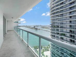 1800 N Bayshore Dr, Unit 3312 in Miami, FL - Building Photo - Building Photo