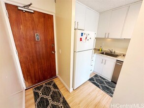 710 Lunalilo St in Honolulu, HI - Building Photo - Building Photo