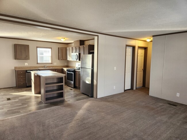 448 Montana in Belleville, MI - Building Photo - Building Photo