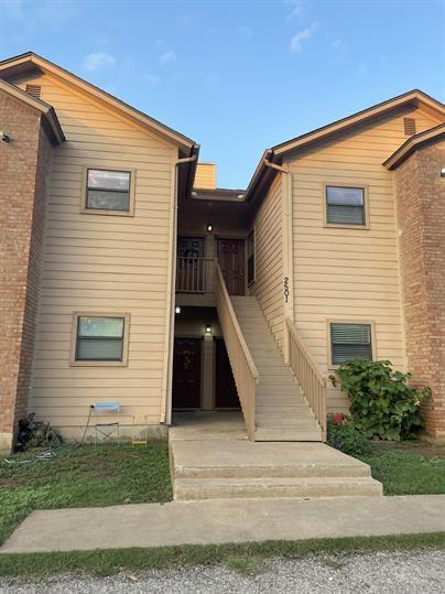 2501 W Slaughter Ln, Unit D in Austin, TX - Building Photo