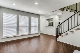 2805 Meadow Park Dr in Bedford, TX - Building Photo - Building Photo