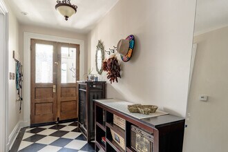 1702 Hollins St in Baltimore, MD - Building Photo - Building Photo