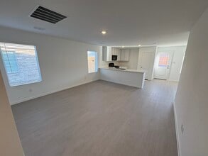 1029 Cortijo Way in Haslet, TX - Foto de edificio - Building Photo