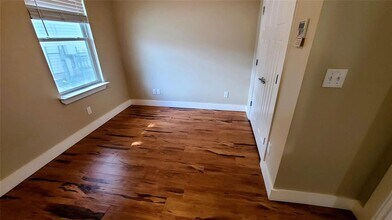 1913 Robbins Pl in Austin, TX - Building Photo - Building Photo