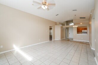 26646 Middleground Loop in Zephyrhills, FL - Building Photo - Building Photo