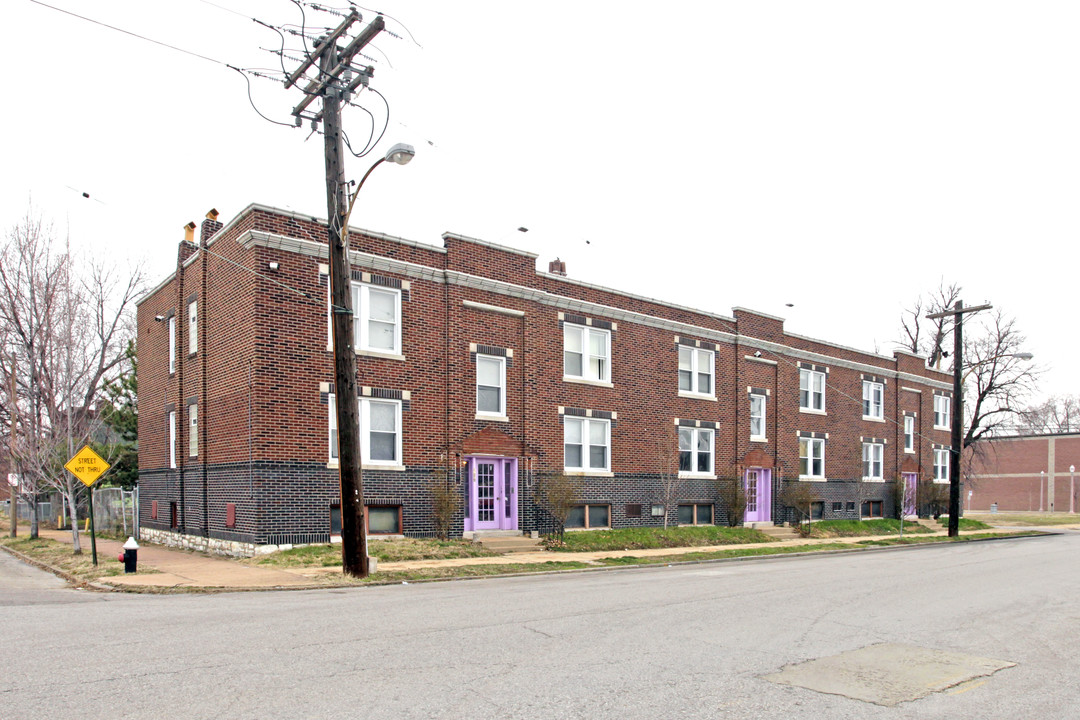 1115-1123 S Newstead Ave in St. Louis, MO - Building Photo